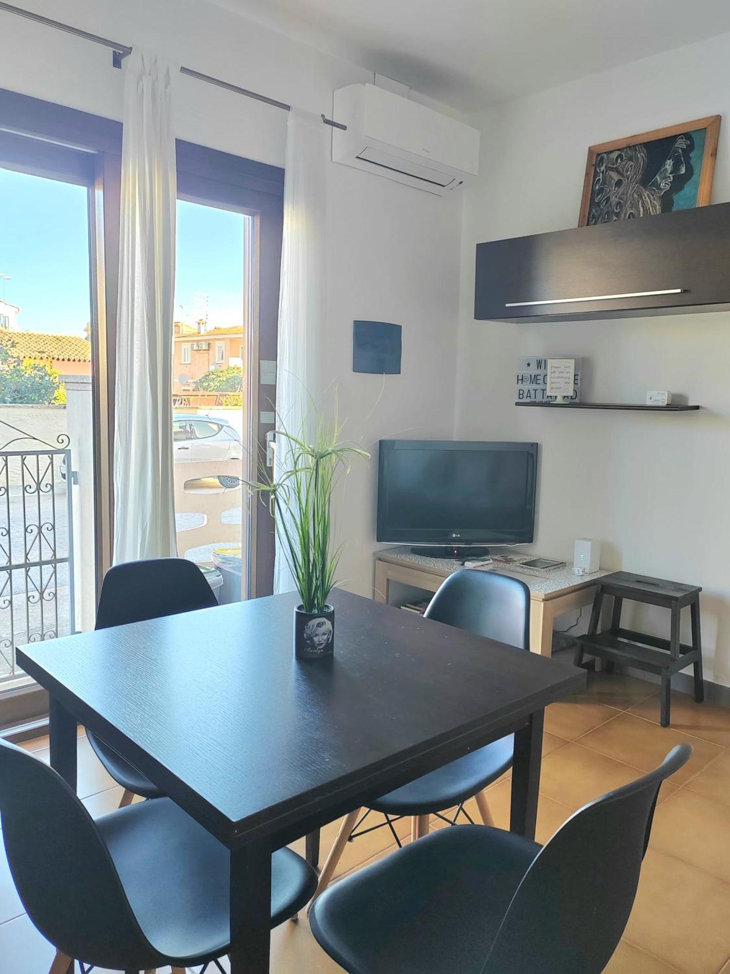Home Of Fame - Home Gallery With Fully Equipped Kitchen, Separate Entrance, Free Parking Olbia Ngoại thất bức ảnh