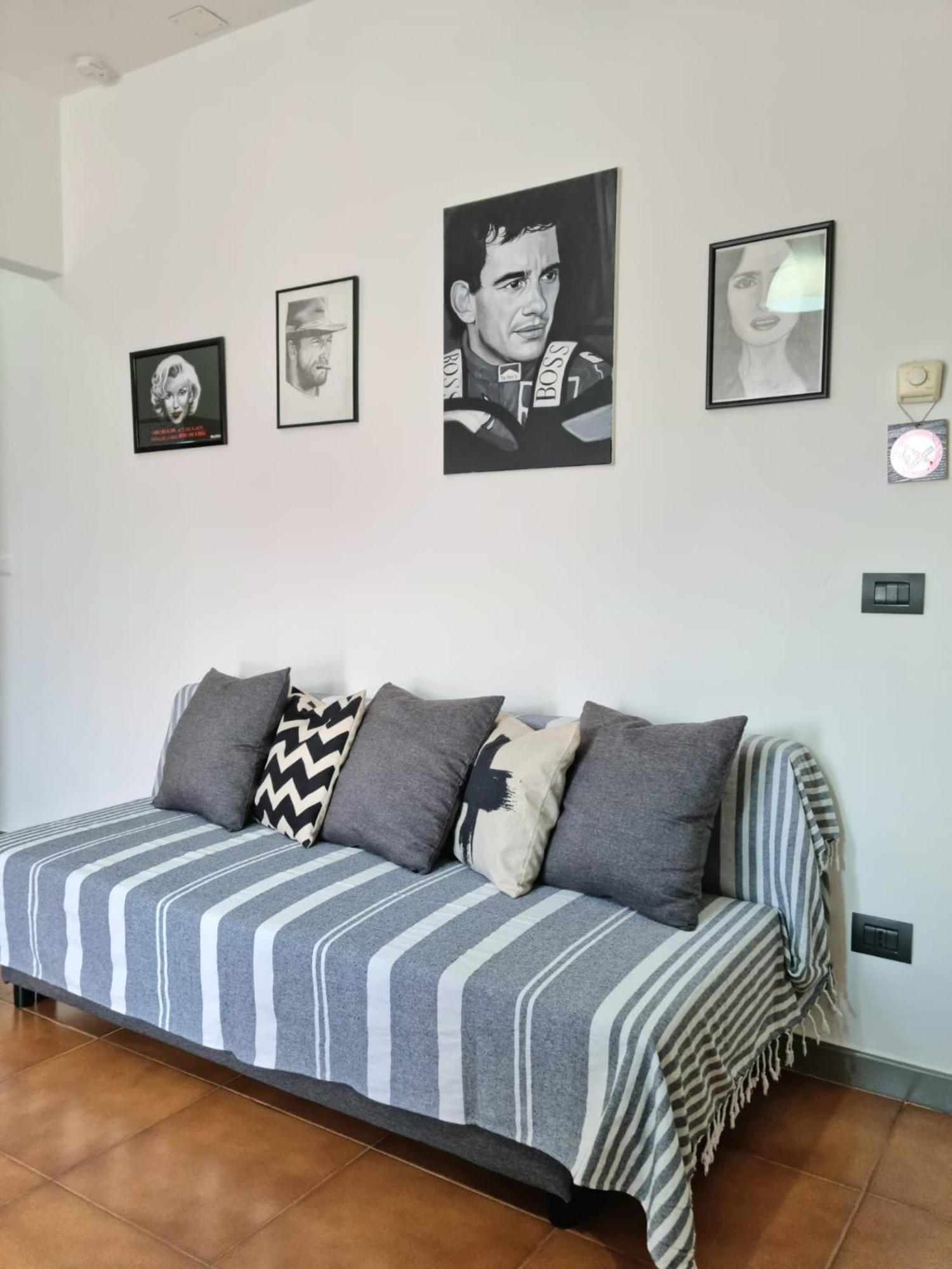 Home Of Fame - Home Gallery With Fully Equipped Kitchen, Separate Entrance, Free Parking Olbia Ngoại thất bức ảnh