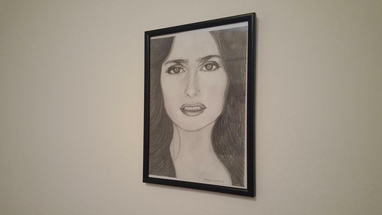 Home Of Fame - Home Gallery With Fully Equipped Kitchen, Separate Entrance, Free Parking Olbia Ngoại thất bức ảnh